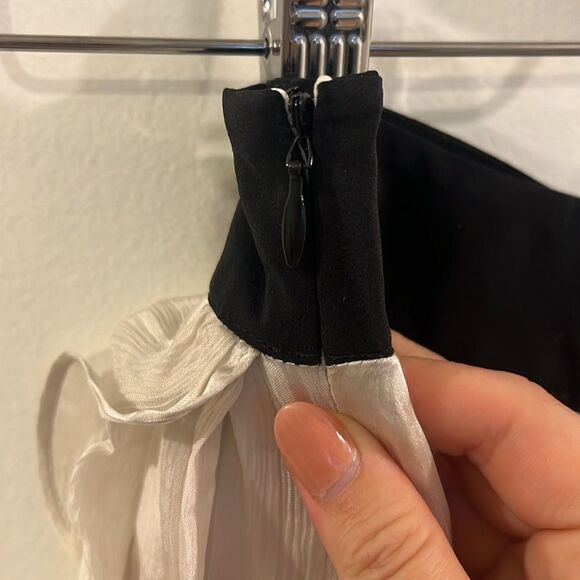 NWT Club Monaco Skirt - Size 0 - Picture 8 of 8